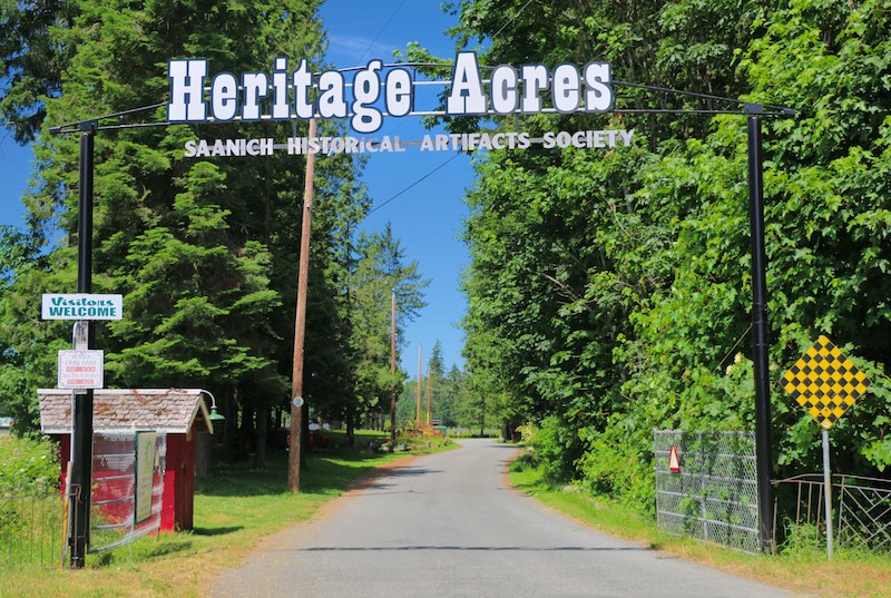 heritage-acres-entrance